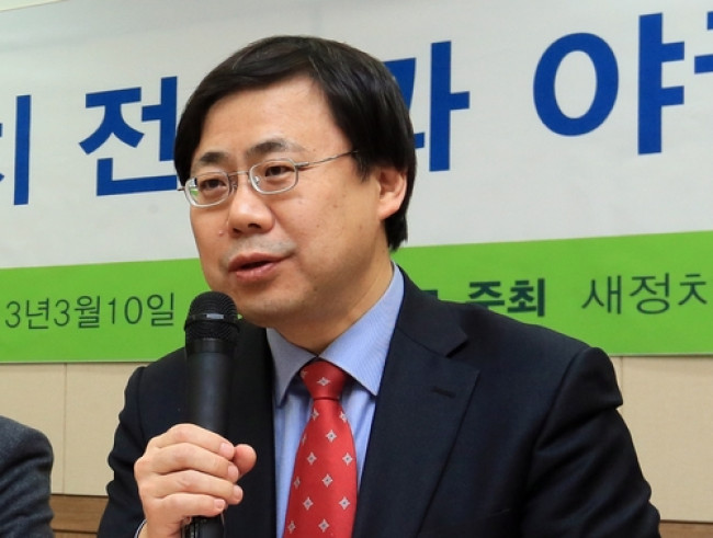 2013년 3월 '새정치 전망과 야권 재편' 토론회에 참석한 고인