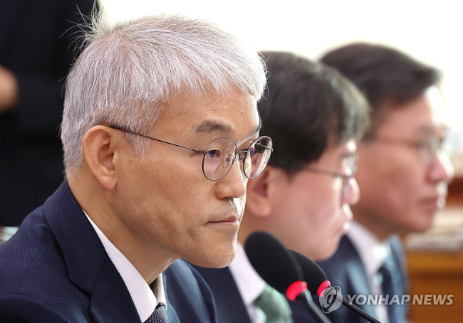 답변하는 천대엽 법원행정처장