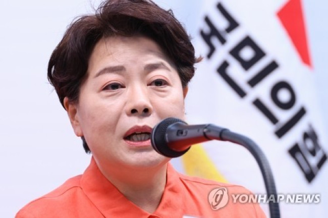 기자간담회 하는 윤희숙 혁신위원장