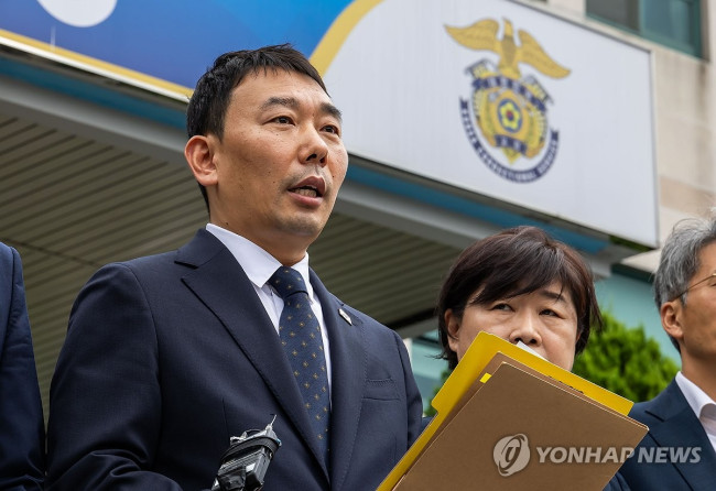 브리핑하는 김용민 간사