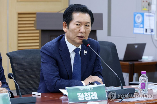 발언하는 정청래 대표